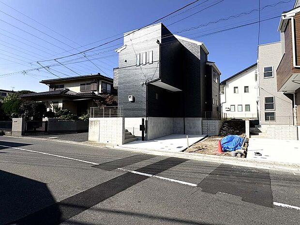 ここから始まる「日常」はご家族にとって大切で貴重な時間。少しでも豊かに、少しでも快適に。そんな想いから生まれた本邸宅は、これから先のお住まいをきっと支えてくれるはずです。