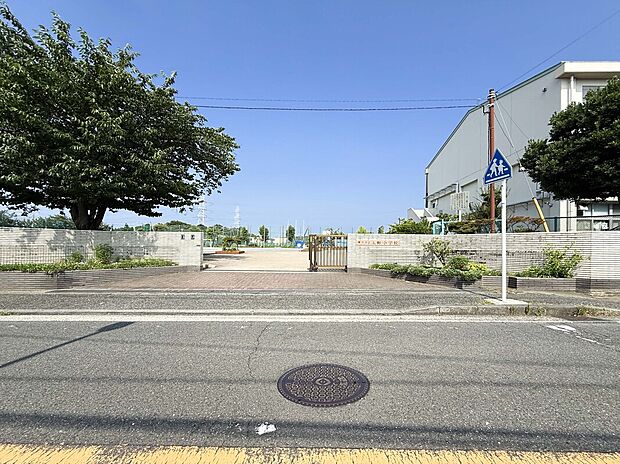 上郷小学校（約340m）