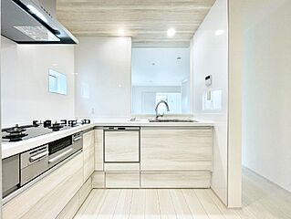 足立区佐野２丁目　新築一戸建て　全３棟　買い物やグルメが満喫できる大型商業施設が近くにあるお家(25952904) その他