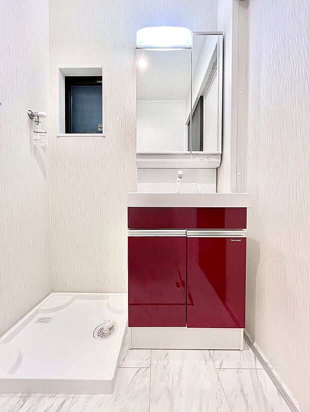 収納力と機能性に優れた洗面化粧台