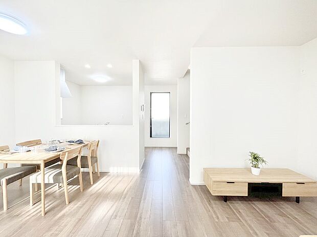 住む方の個性が引き出される、インテリアを考えるのが楽しみなリビングです！ 