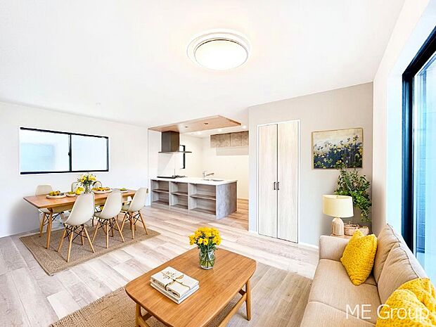 開放感を感じながら家族団らんが楽しめる2階リビング ※家具はCGです