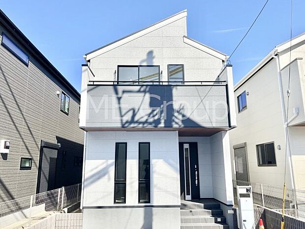 洗練された外観、上質な住空間が広がる室内は永く安心して過ごせる住居です。