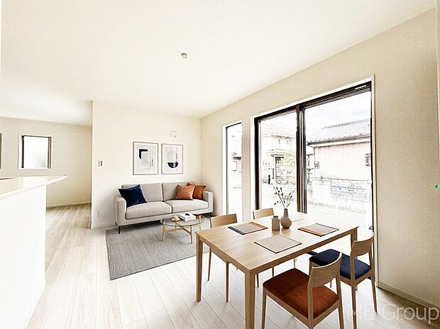 大きな窓からたっぷりの陽光と風を感じられるリビング※家具はCGです