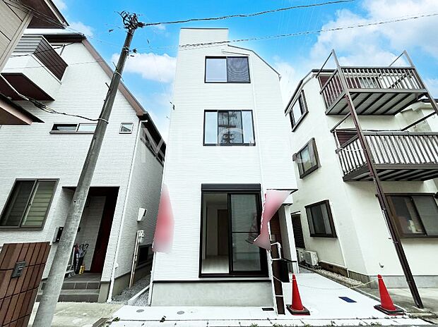 たっぷりの陽光と心地よい風が舞い込む住まい