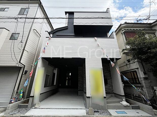 たっぷりの陽光と心地よい風が舞い込む住まい