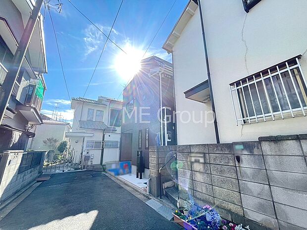 【前面道路含む現地写真】～exterior～  前面道路はきちんと整備されています。 