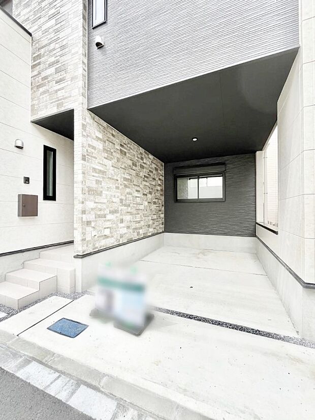 【駐車場】ビルトインタイプは大切なお車を傷や汚れから守ることができます。