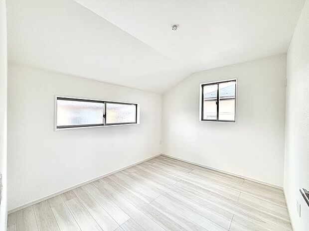 【子供部屋】2面採光で明るさ&風通し良好!