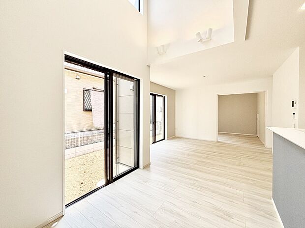 【リビングダイニング】落ち着いた雰囲気のＬＤＫは家族みんなの快適空間