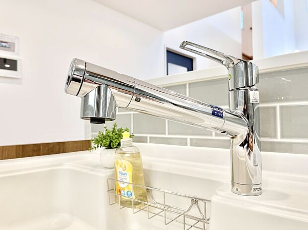 【浄水器】いつでも清潔なおいしいお水を。一つの水栓で水道水と浄水を使い分け。