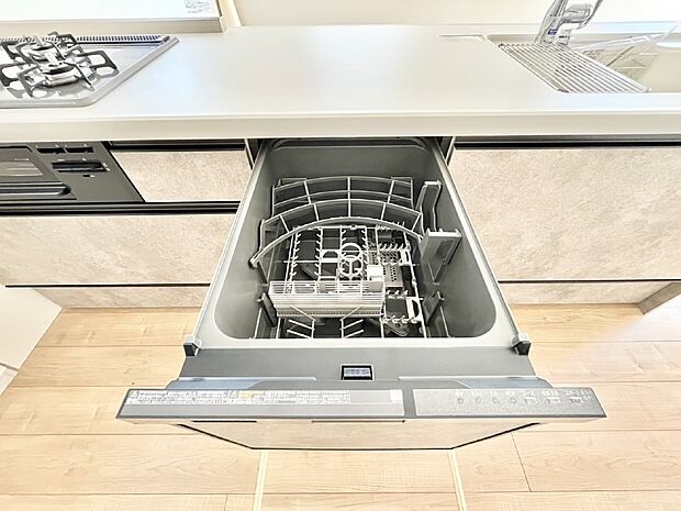 【食洗機】面倒なお片づけは食洗機にお任せ！家事の負担が減って、時間にも気持ちにもゆとりができます。