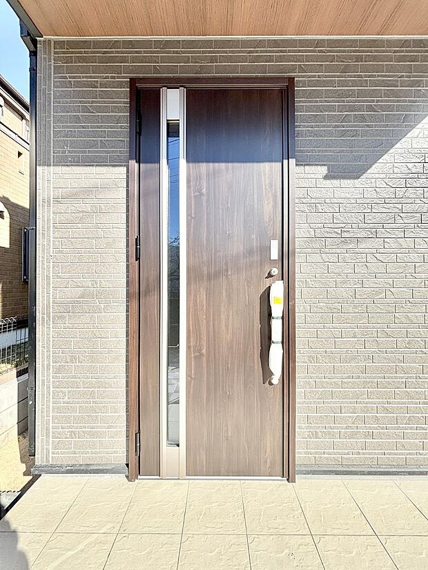 【玄関】大切な家族、来客を出迎える玄関。