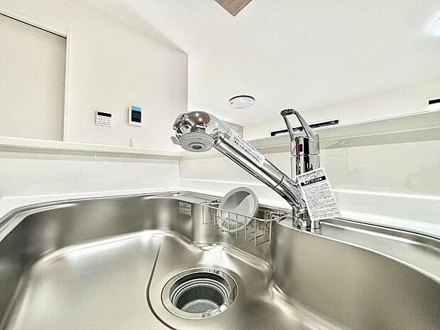 【浄水器】いつでも清潔なおいしいお水を。一つの水栓で水道水と浄水を使い分け。