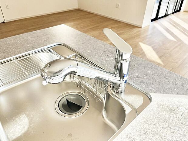 【蛇口一体型浄水器】いつでも清潔なおいしいお水を。一つの水栓で水道水と浄水を使い分け。