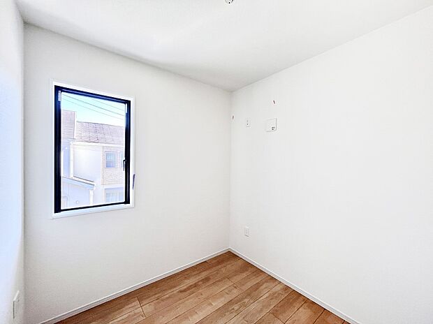 【子供部屋】子ども部屋にぴったりの明るい空間。