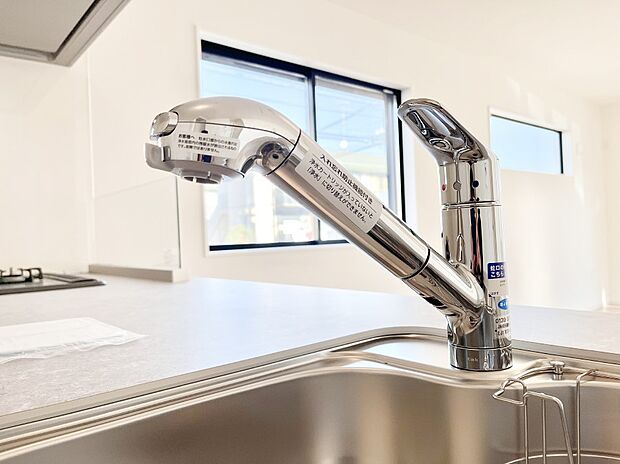 【浄水器】いつでも清潔なおいしいお水を。一つの水栓で水道水と浄水を使い分け。