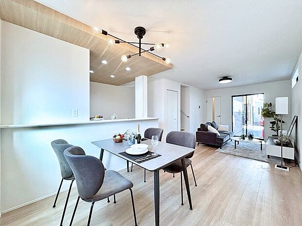 【ダイニング】家族が自然と集まる憩いのスペースになりそう