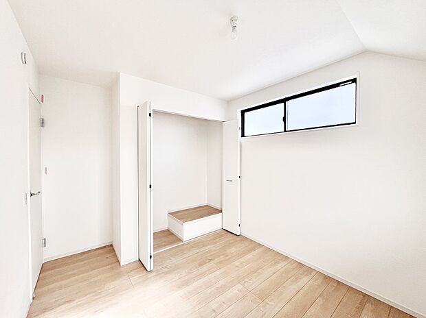 【寝室】収納が充実しているので居住スペースを広々使えます