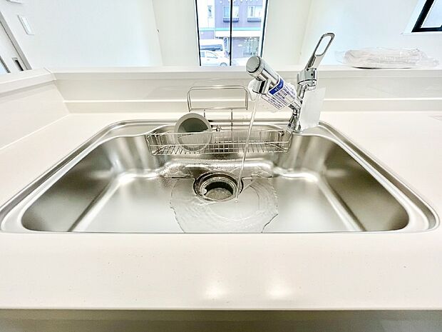 【浄水器】いつでも清潔なおいしいお水を。一つの水栓で水道水と浄水を使い分け。