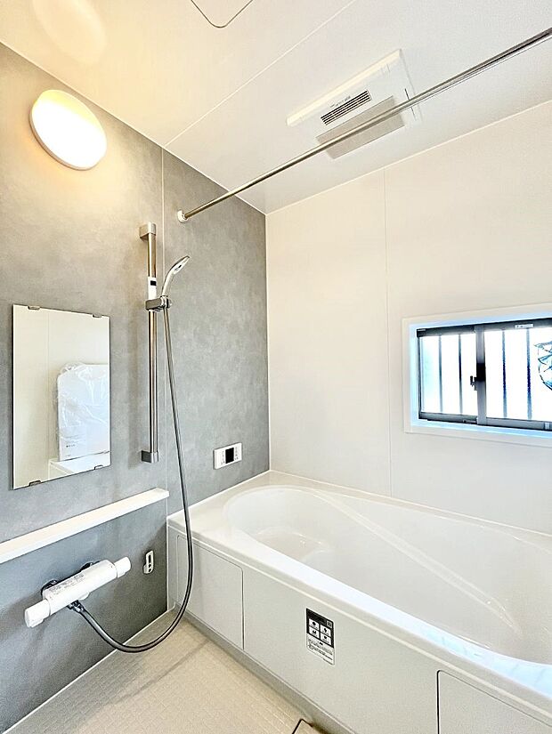 【浴室】落ち着いた雰囲気でゆっくりお寛ぎいただけるバスルーム