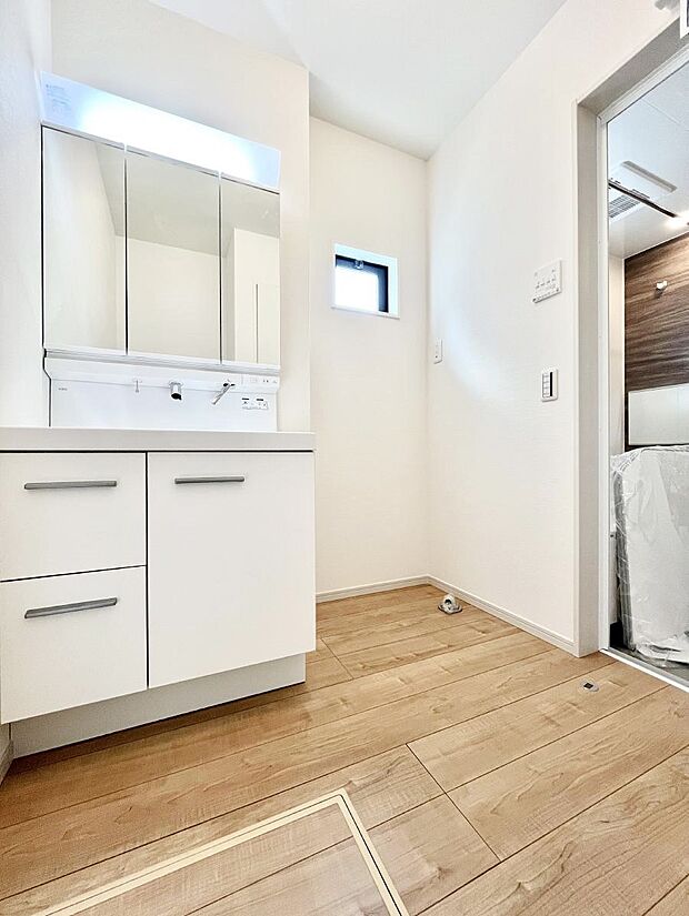 【脱衣場】身支度もスムーズにおこなえる脱衣場