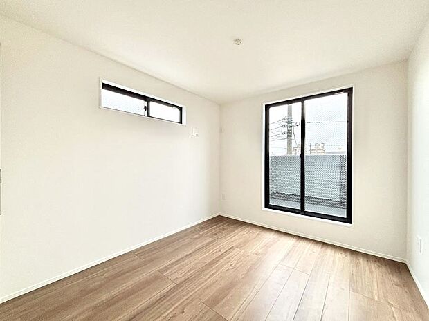 【洋室】バルコニーが開放感をプラスしてくれる洋室