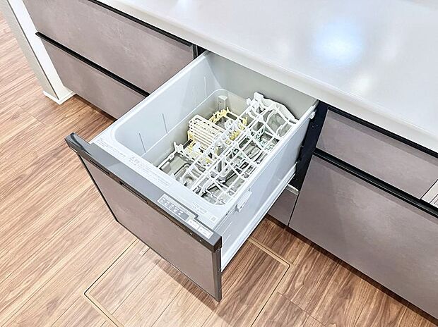 【食洗機】面倒なお片づけは食洗機にお任せ！家事の負担が減って、時間にも気持ちにもゆとりができます。