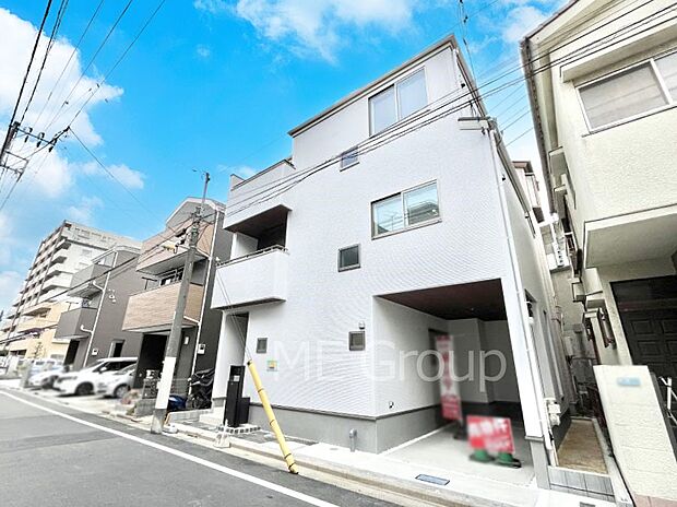 【前面道路含む現地写真】前面道路はきちんと整備されています