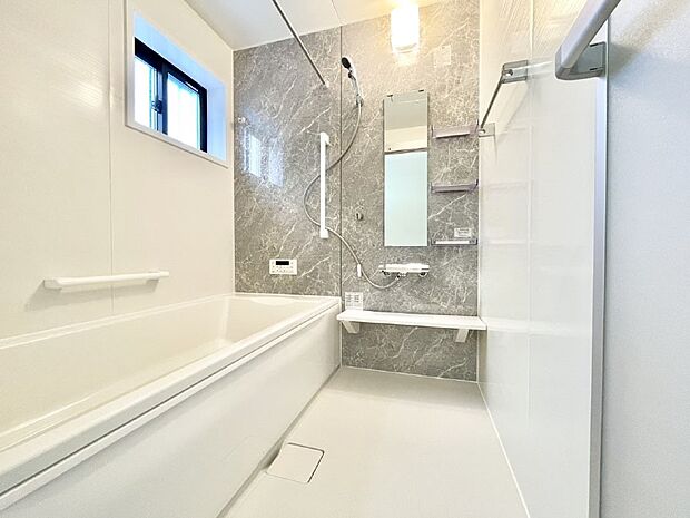 【浴室】落ち着いた雰囲気でゆっくりお寛ぎいただけるバスルーム