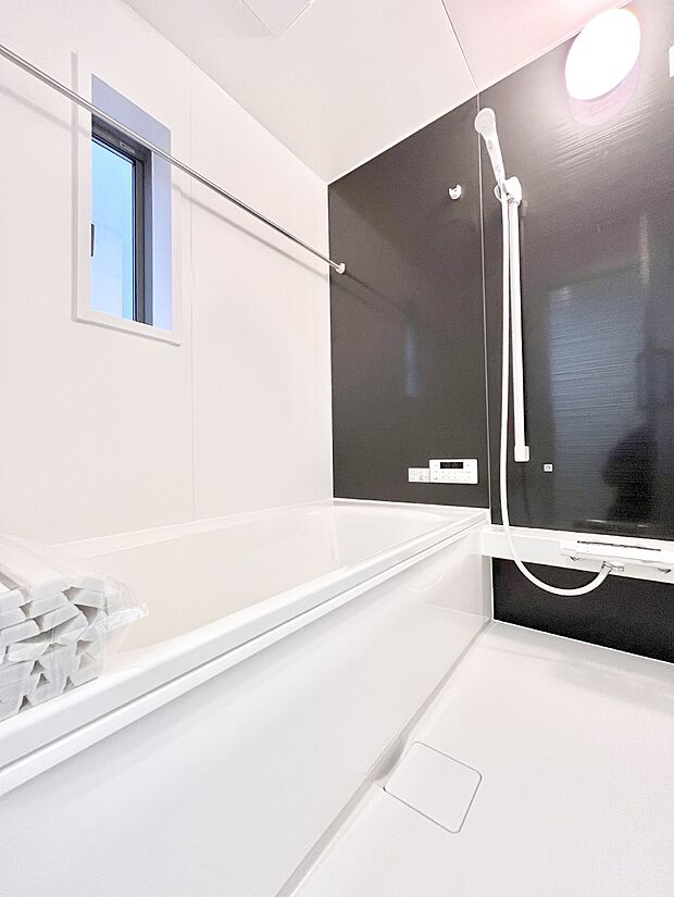 【浴室】落ち着いた雰囲気でゆっくりお寛ぎいただけるバスルーム