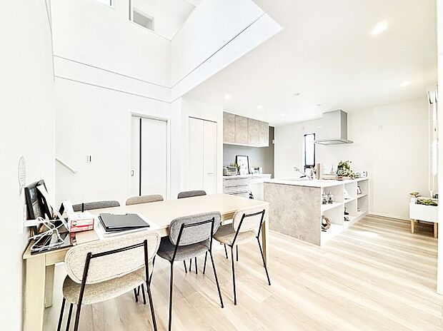 【ダイニング】家族が自然と集まる憩いのスペースになりそう