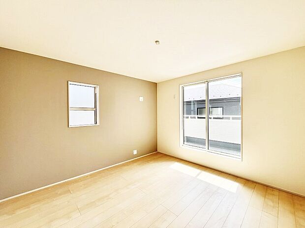 【洋室】バルコニーが開放感をプラスしてくれる洋室