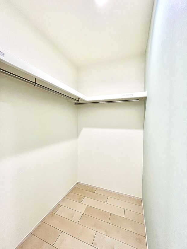 【ファミリークローク】家族みんなの共有物を収納するのに便利なファミリークローク