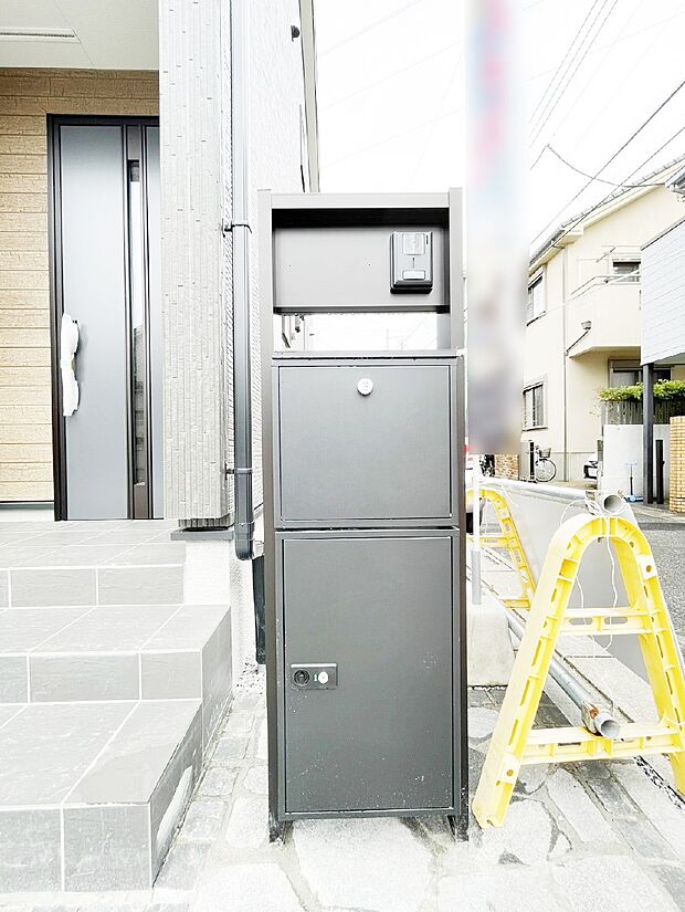 【その他現地】表札・インターホン・ポストをひとつに集約