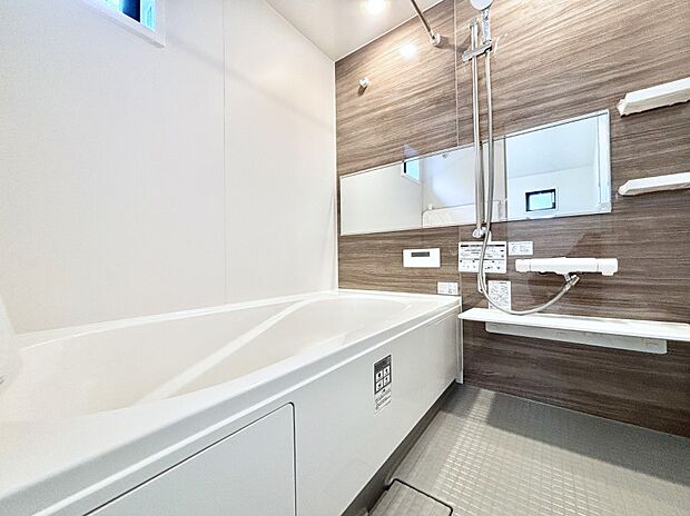 【浴室】一日の疲れを癒やす大切なバスタイム。ゆっくりとお風呂を楽しんで疲れをとりたいですね！  