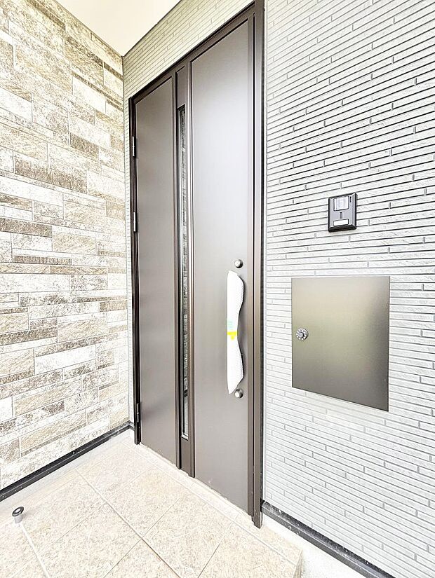 【玄関】大切な家族、来客を出迎える玄関。