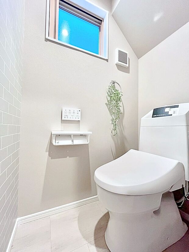 【トイレ】トイレは安心の２箇所！朝のバタバタも一安心です。 