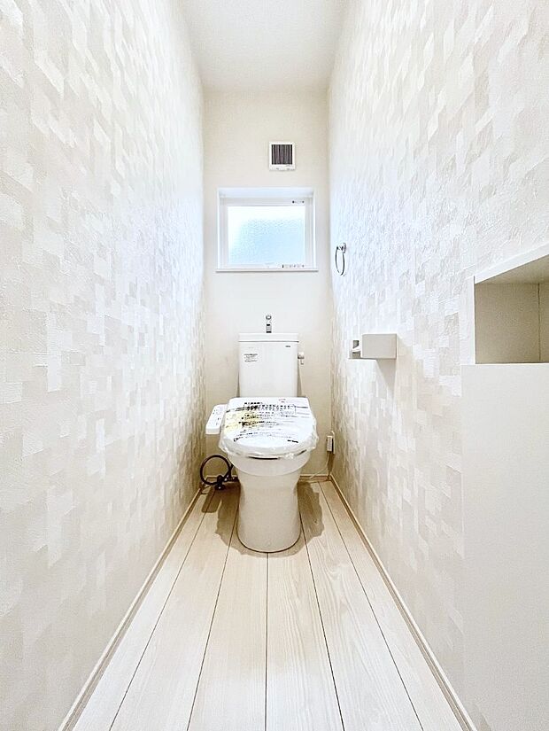 【トイレ】トイレは温水洗浄機能付き