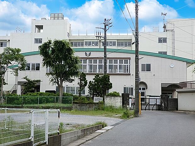 松戸市立小金南中学校(約1,800m・徒歩23分)