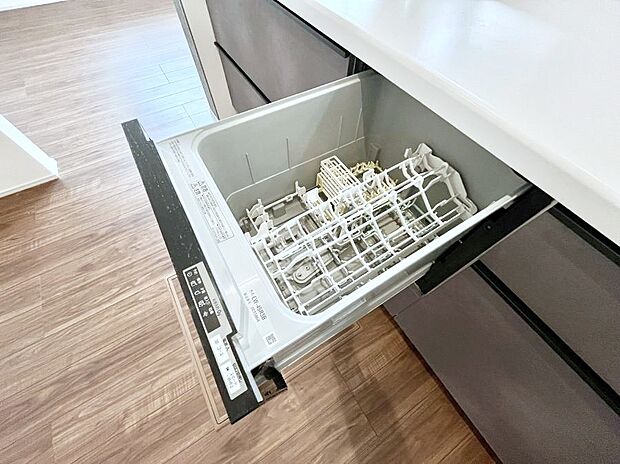 【食洗機】面倒なお片づけは食洗機にお任せ！家事の負担が減って、時間にも気持ちにもゆとりができます。