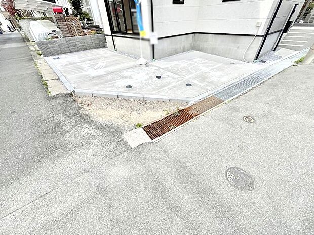 【駐車場】生活に欠かせない駐車スペース。