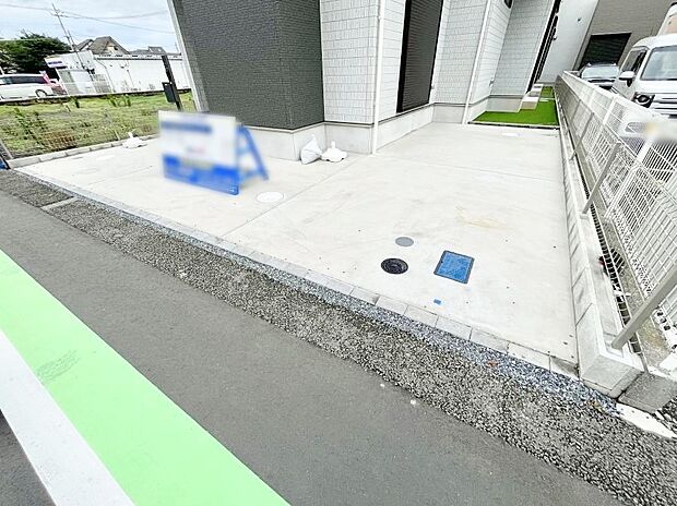 【駐車場】駐車2台可能!急なお客様の駐車に。また、ご家族の自転車スペースとしても大活躍。