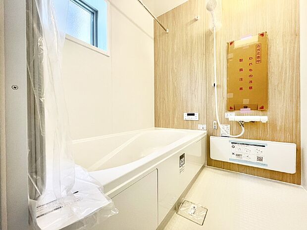 【浴室】落ち着いた雰囲気でゆっくりお寛ぎいただけるバスルーム