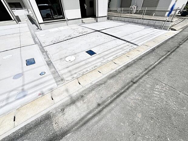 【駐車場】駐車2台可能!急なお客様の駐車に。また、ご家族の自転車スペースとしても大活躍。