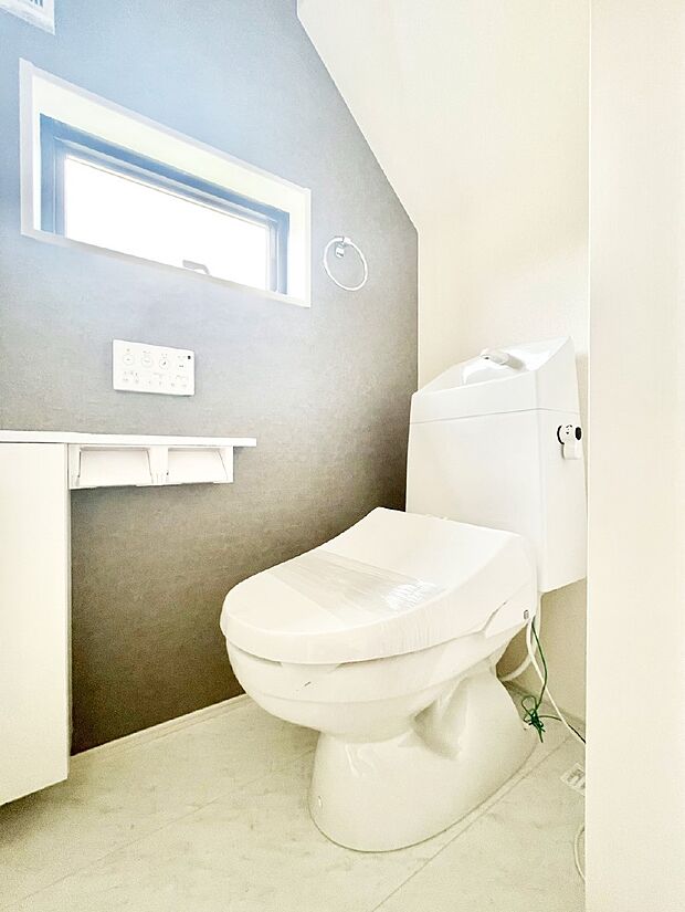 【トイレ】トイレは温水洗浄機能付き