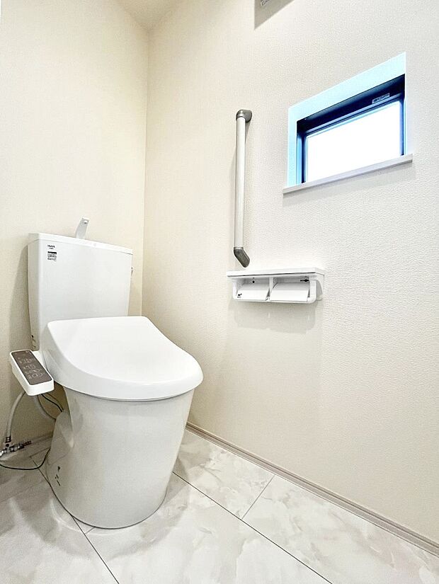 【トイレ】トイレは安心の2箇所!朝のバタバタも一安心です。