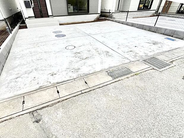 【駐車場】生活に欠かせない駐車スペース。