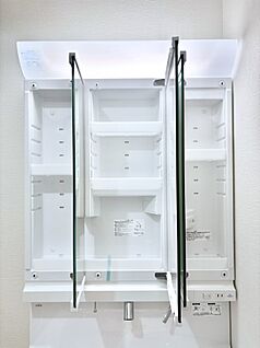 三面鏡裏収納