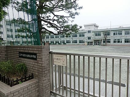 江戸川区立小岩第三中学校 1600m